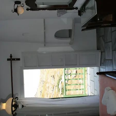 Adonis & Hotell Naousa