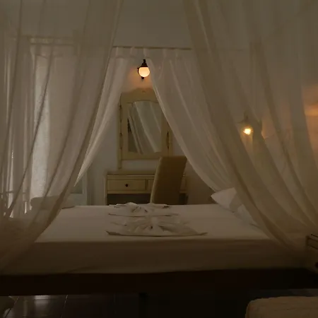 Adonis & Hotell Naousa