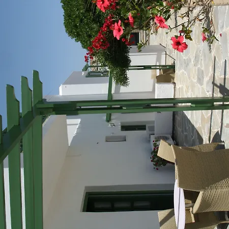 Adonis & Hotell Naousa