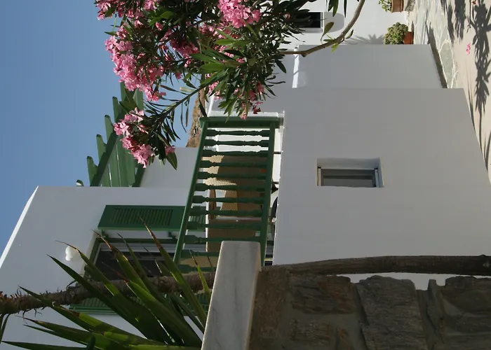 Hotel Adonis & Naousa (Paros)