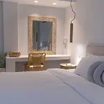 Отель Adonis & 3*