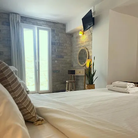 Hotel Adonis Studios&apartments