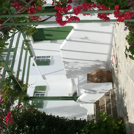 Adonis Studios&apartments Naousa (Paros)