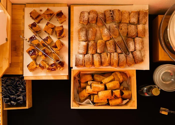 Adonis & Hotell Naousa