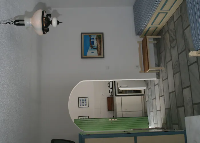 Adonis Studios&apartments 3* Naousa (Paros)