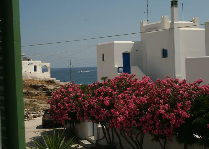Adonis Studios&apartments Naousa (Paros)