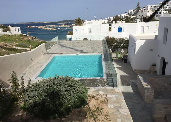 Adonis Studios&apartments Naousa (Paros)