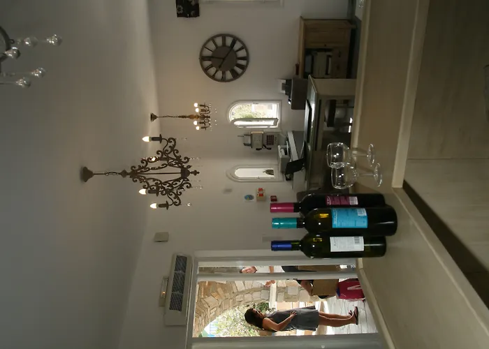 Adonis Studios&apartments Naousa (Paros)