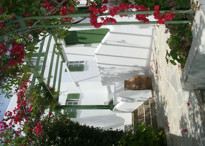 Adonis Studios&apartments Naousa (Paros)