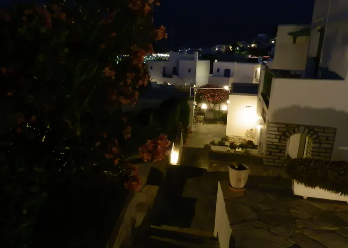 Adonis Studios&apartments Naousa (Paros)